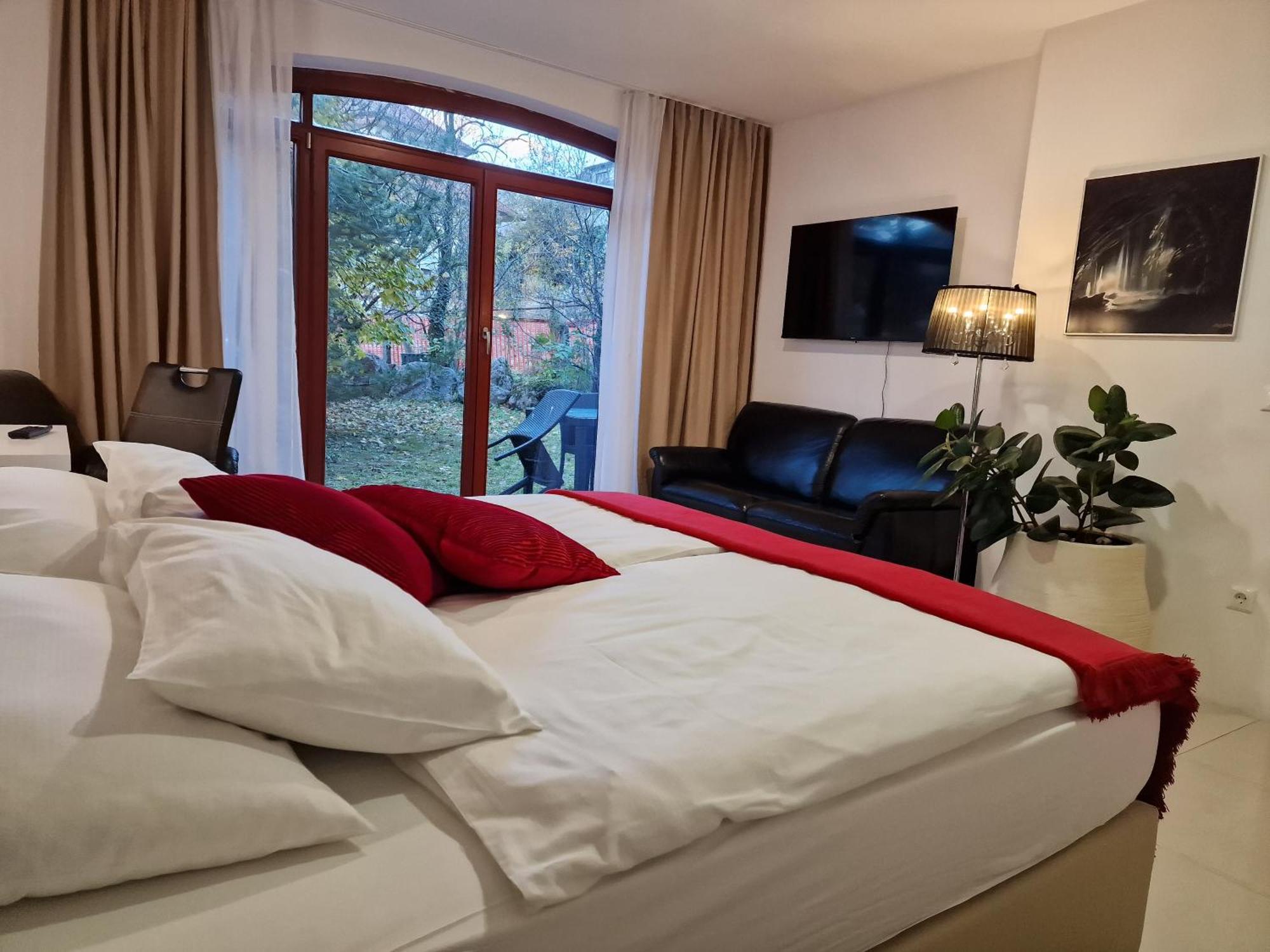 Aparthotel Gaja Μπλεντ Εξωτερικό φωτογραφία