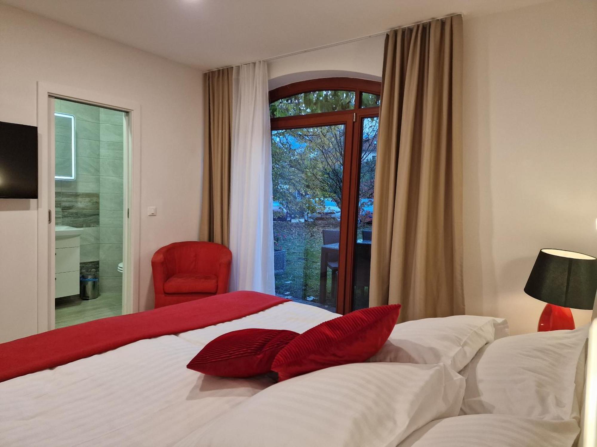 Aparthotel Gaja Μπλεντ Εξωτερικό φωτογραφία